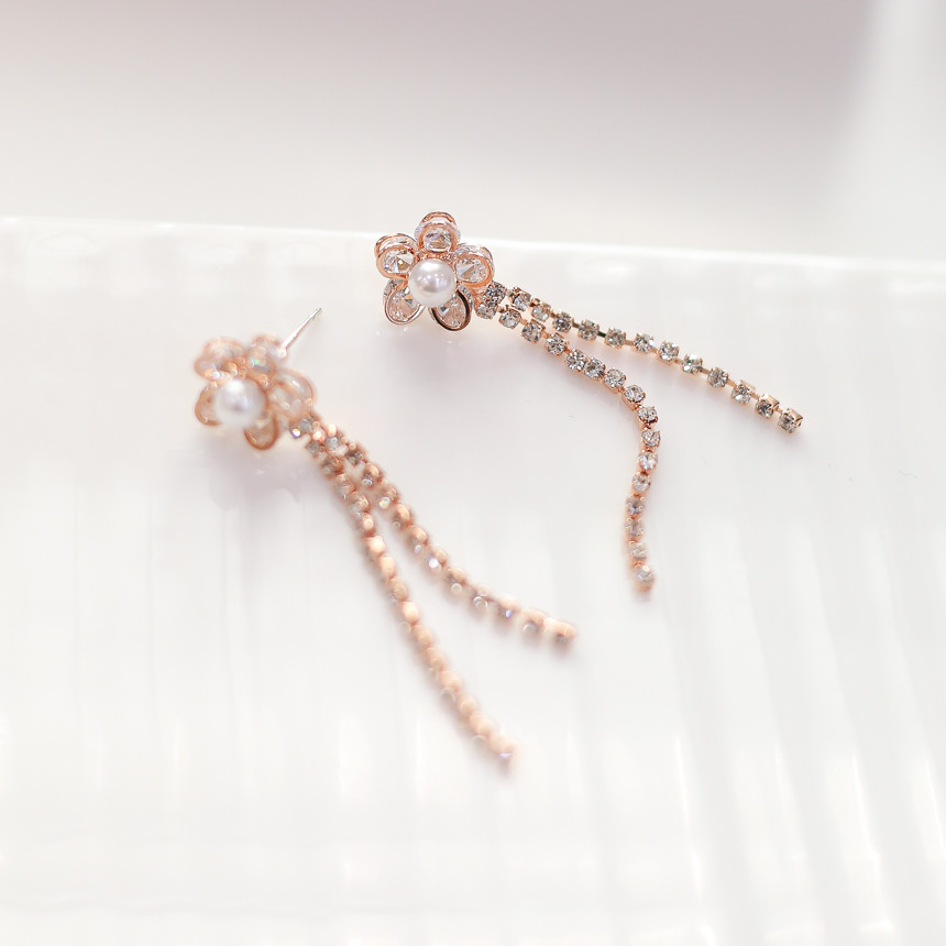 <b><p>Spring Flowers Rose Gold Two-le cubic ear</p></b><b><p>春の花 ローズゴールド 二行キュービック イヤリング モダンファッション ケバケバ</p></b><br /><br /><p align='center'>