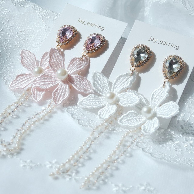 <b><p>race Flower Pearl crystal Drop ring Soft</p></b><b><p>レース 花 真珠 クリスタル ドロップ イヤリング ほのか 女性らしいルック オールブラファッション</p></b><br /><br /><p align='center'>