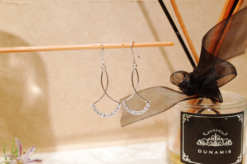 <b><p>Elegance 훕 earring</p></b><b><p>エレガンス フプ イヤリング</p></b><br /><br /><p align='center'>