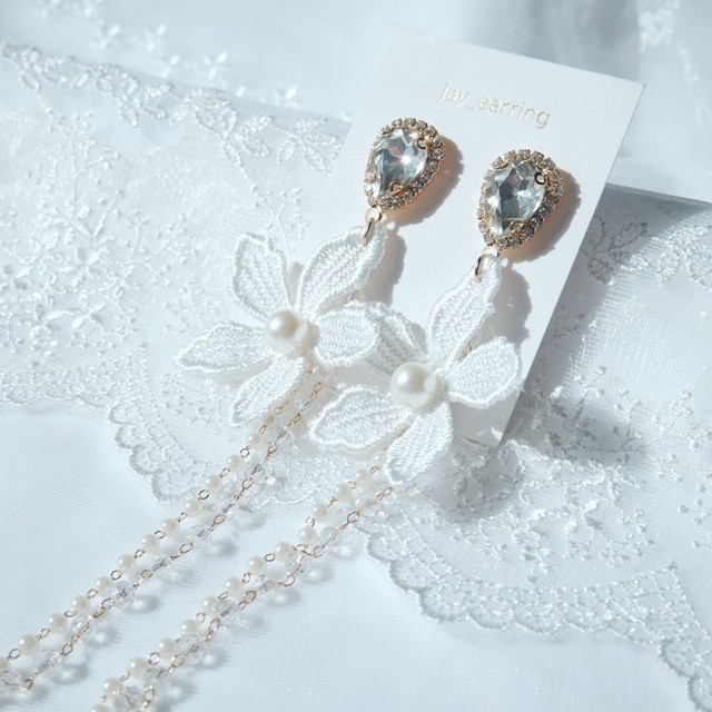 <b><p>race Flower Pearl crystal Drop ring Soft</p></b><b><p>レース 花 真珠 クリスタル ドロップ イヤリング ほのか 女性らしいルック オールブラファッション</p></b><br /><br /><p align='center'>