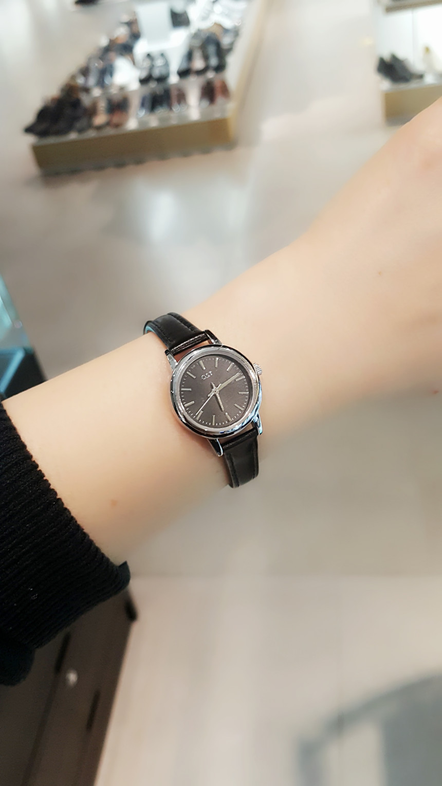 <b><p>OST Flying Black Day Ladies Watch OTC218304ASB</p></b><b><p>OST フライングブラックデー女性の腕時計 OTC218304ASB</p></b><br /><br /><p align='center'>