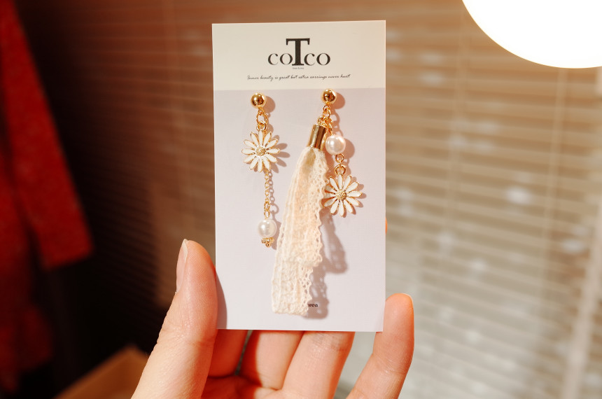 <b><p>daisy race Unknown earring</p></b><b><p>デイジー レース オンバル イヤリング</p></b><br /><br /><p align='center'>