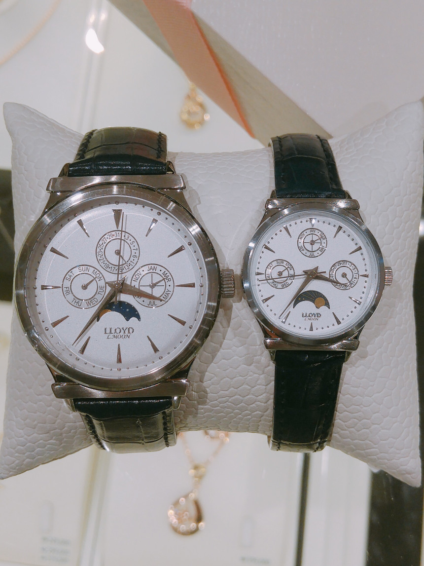 <b><p>Lloyd Multi-Eye Moon Phase Deep Blue leather</p></b><b><p>ロイド マルチアイ ムーンフェイズ ディープブルー レザー カップル 時計 LL2M18370CSL</p></b><br /><br /><p align='center'>