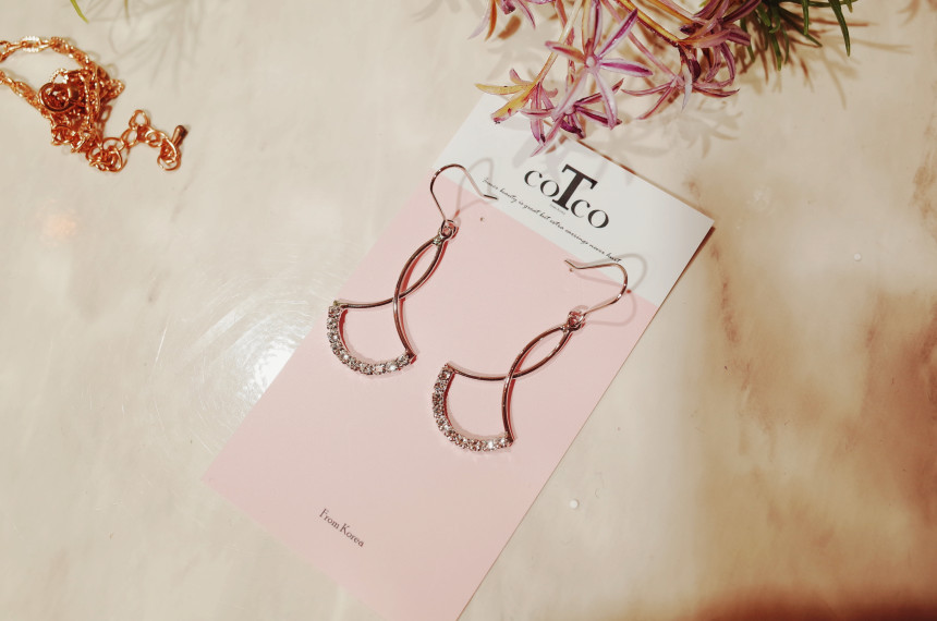 <b><p>Elegance 훕 earring</p></b><b><p>エレガンス フプ イヤリング</p></b><br /><br /><p align='center'>