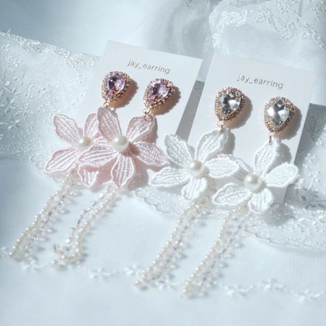 <b><p>race Flower Pearl crystal Drop ring Soft</p></b><b><p>レース 花 真珠 クリスタル ドロップ イヤリング ほのか 女性らしいルック オールブラファッション</p></b><br /><br /><p align='center'>