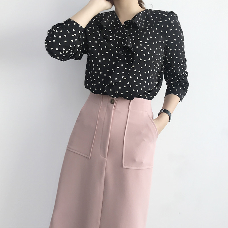 <b><p>dot Frill blouse DT170105022-23 Female coordinatio</p></b><b><p>ドット フリルブラウス DT170105022-23 女性コーディネート 会社員</p></b><br /><br /><p align='center'>