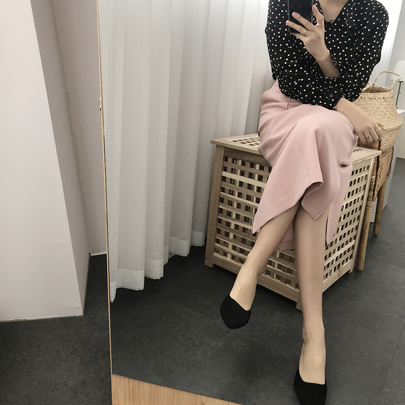 <b><p>dot Frill blouse DT170105022-23 Female coordinatio</p></b><b><p>ドット フリルブラウス DT170105022-23 女性コーディネート 会社員</p></b><br /><br /><p align='center'>