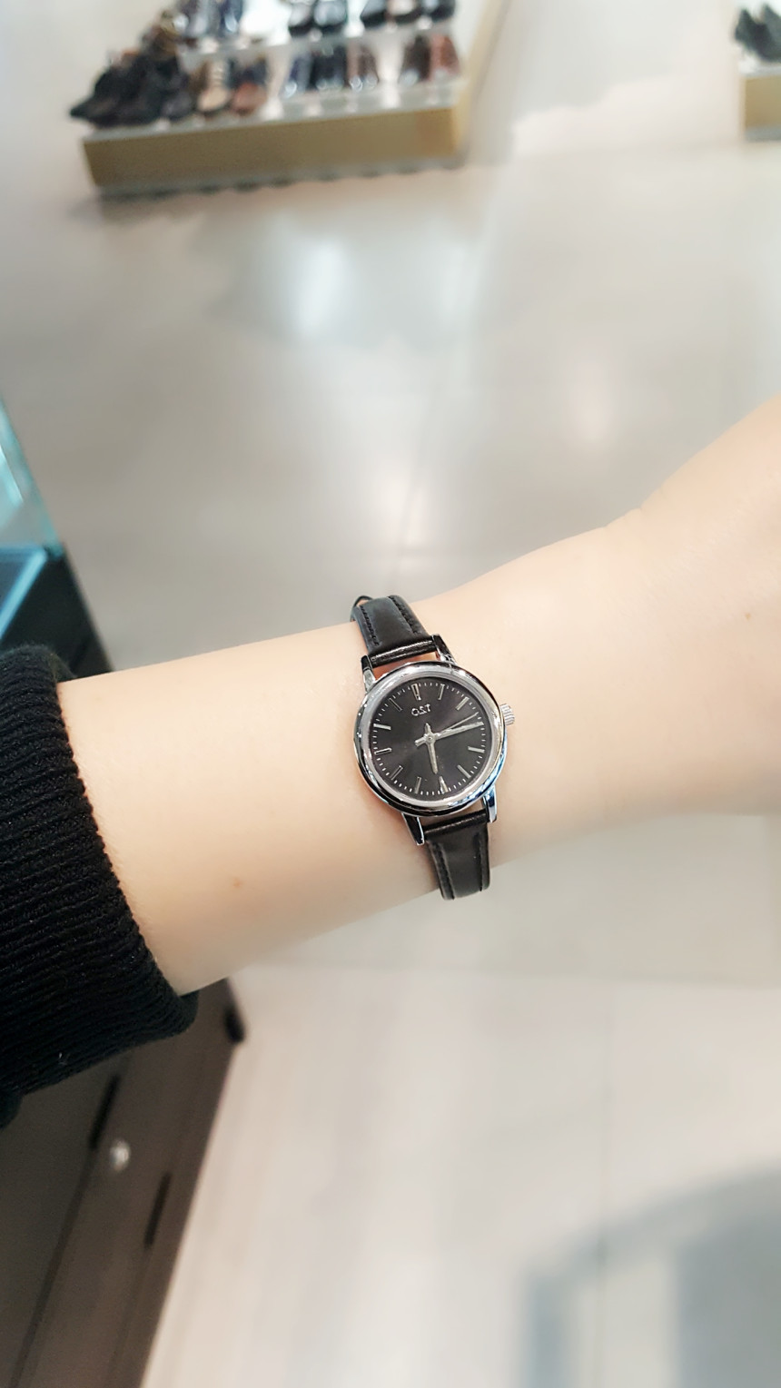 <b><p>OST Flying Black Day Ladies Watch OTC218304ASB</p></b><b><p>OST フライングブラックデー女性の腕時計 OTC218304ASB</p></b><br /><br /><p align='center'>