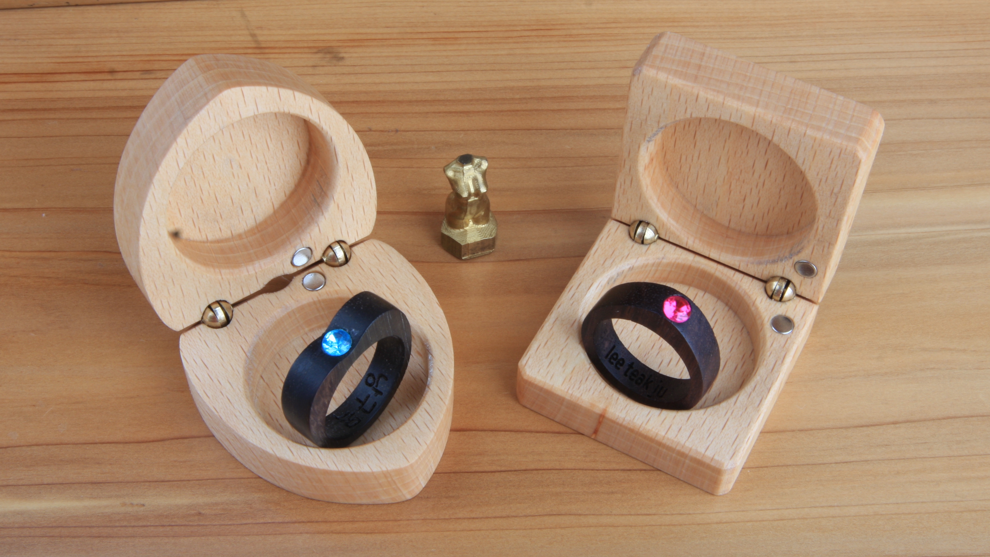 <b><p>Wooden Ring Case evt Proposal Twties wom</p></b><b><p>木のリングケース イベント プロポーズス 原木 20代の女性 1男性</p></b><br /><br /><p align='center'>