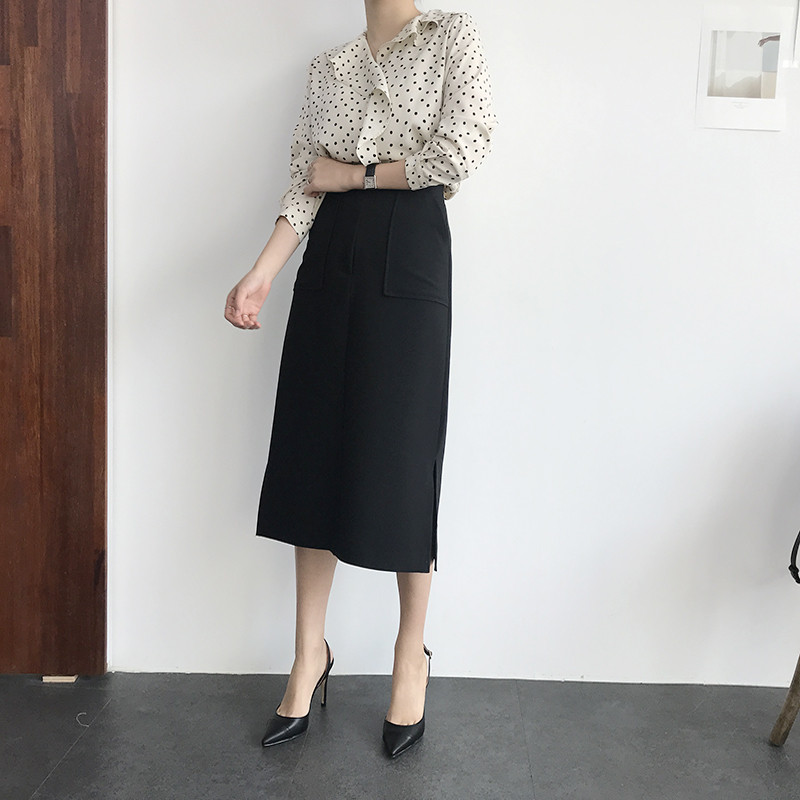 <b><p>dot Frill blouse DT170105022-23 Female coordinatio</p></b><b><p>ドット フリルブラウス DT170105022-23 女性コーディネート 会社員</p></b><br /><br /><p align='center'>