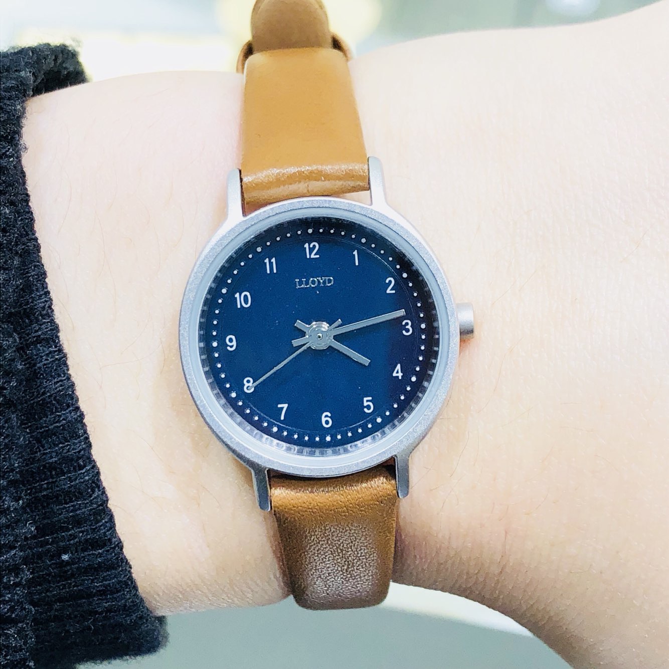 <b><p>Lloyd simple Blue dial cou Leather wch LL1M18371AS</p></b><b><p>ロイド シンプル ブルーダイヤル カッ レザー腕時計 LL1M18371ASR 2G1</p></b><br /><br /><p align='center'>