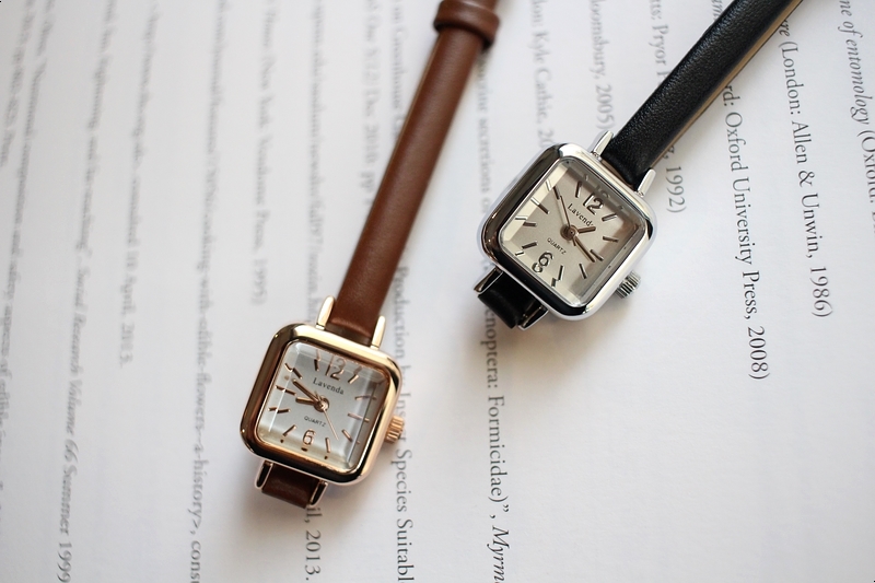 <b><p>small square leather fee wrist clock 3cor</p></b><b><p>小さな 正方形 レザー 女性 手首 時計 3色 ファッション 薄い</p></b><br /><br /><p align='center'>