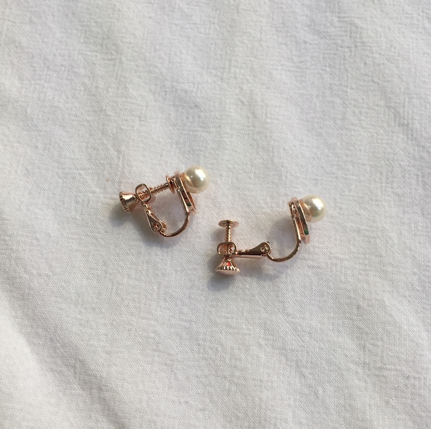 <b><p>Ear possible ily Sver fing Pel Sticky Ofce</p></b><b><p>グィチ 可能 デイリー ウンチム 真珠 ぴったりつく イヤリング 会社員 シンプル</p></b><br /><br /><p align='center'>