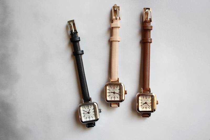 <b><p>small square leather fee wrist clock 3cor</p></b><b><p>小さな 正方形 レザー 女性 手首 時計 3色 ファッション 薄い</p></b><br /><br /><p align='center'>