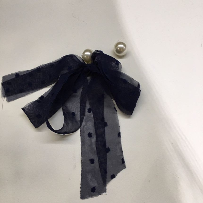 <b><p>Flew Chiffon Ribb Pearl Unbutt drop rings</p></b><b><p>フューエル シフォンリボン 真珠 オンバルドロップイヤリング 4色 デイリーコーディネート</p></b><br /><br /><p align='center'>