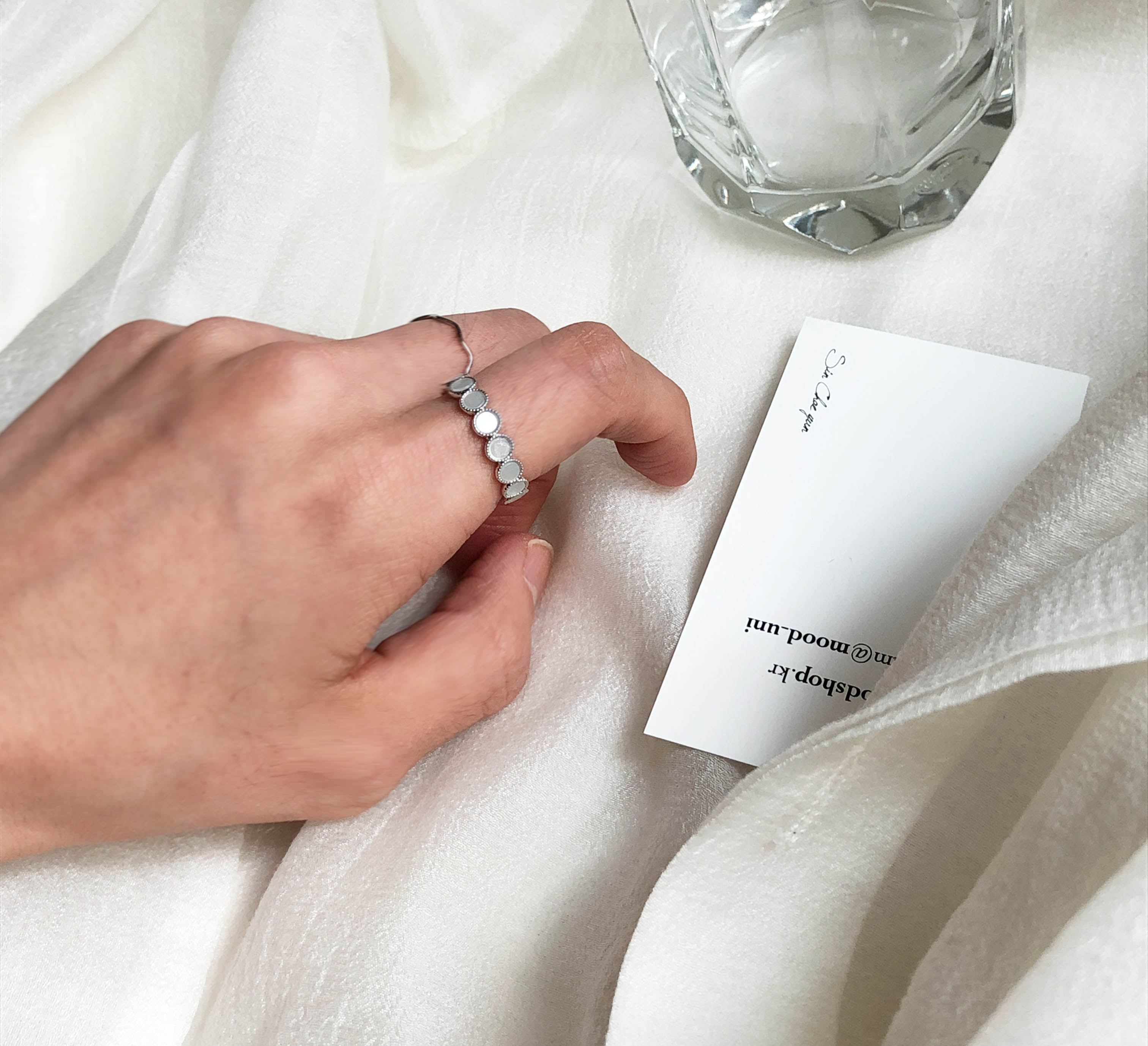 <b><p>Mother-of-pearl ring A taste snip Romantic</p></b><b><p>螺鈿リング お好み狙撃 ロマンチックラブリー エレガントなコーディネート アクセサ</p></b><br /><br /><p align='center'>