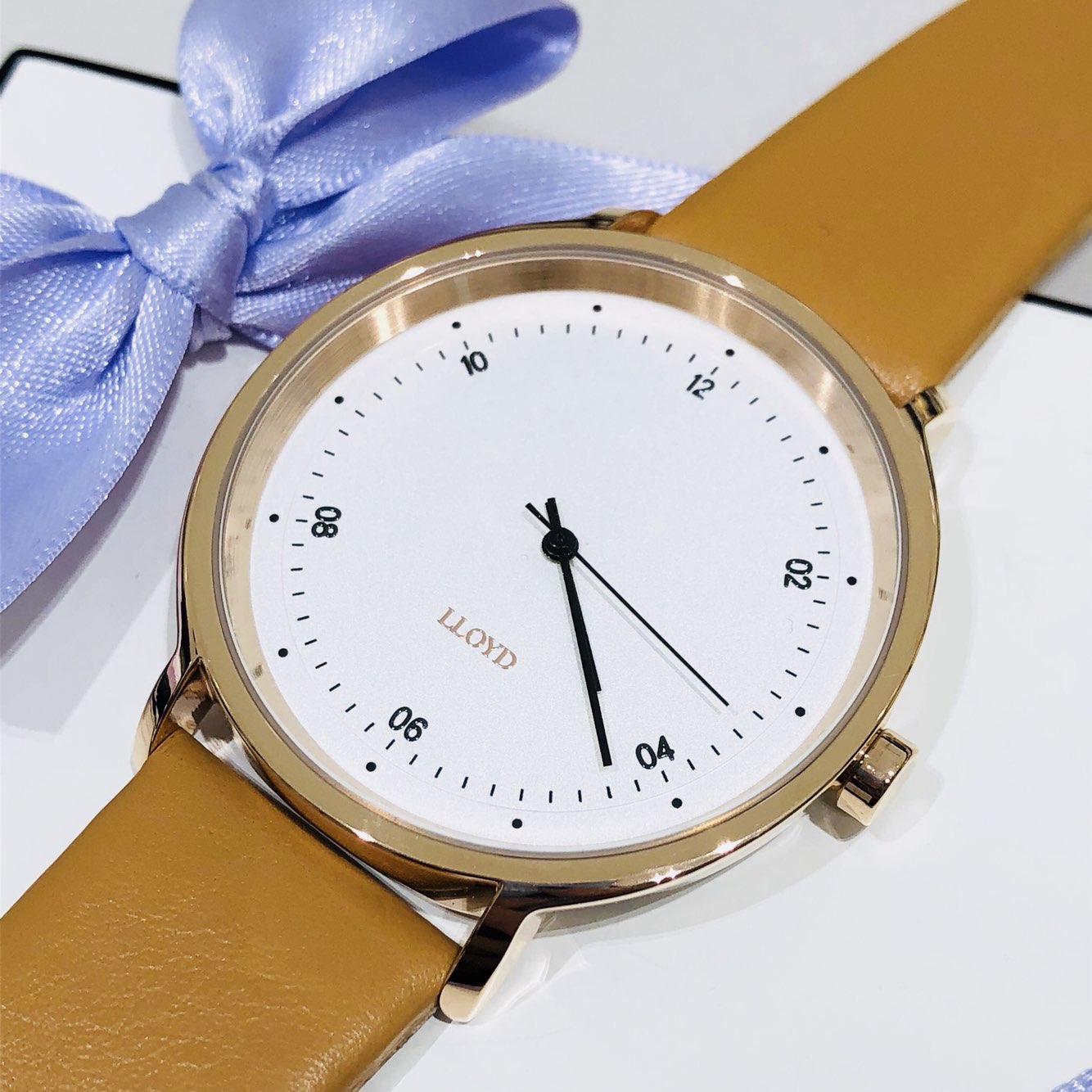 <b><p>Lloyd simple Arabia cou Leather wch LL1M18372ASN</p></b><b><p>ロイド シンプル アラビア文字 カッ レザー腕時計 LL1M18372ASN 2G2</p></b><br /><br /><p align='center'>