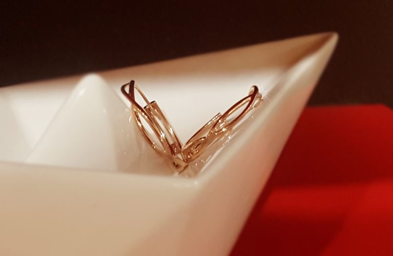 <b><p>14k 18k EARRING Shin Sung Ky st earrg Stylish</p></b><b><p>14k 18k プレッツェルEARRING シン・セギョンst イヤリング スタイリッシュ</p></b><br /><br /><p align='center'>