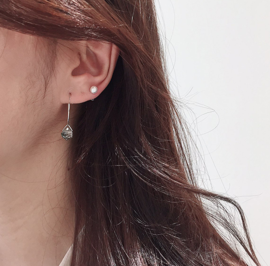 <b><p>NO109 Date look Fwer SET earrings Stylish</p></b><b><p>NO109 デートルック フラワーSETイヤリング スタイリッシュな シな ユニークなデザイン</p></b><br /><br /><p align='center'>