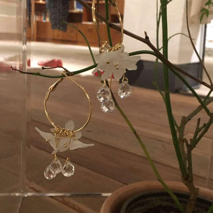 <b><p>harmony flower Glass Drop Ring daily pot</p></b><b><p>ハーモニー フラワー グラス ドロップ リングピアス デイリー ポイント 結婚式の祝賀客ルックコーデ</p></b><br /><br /><p align='center'>