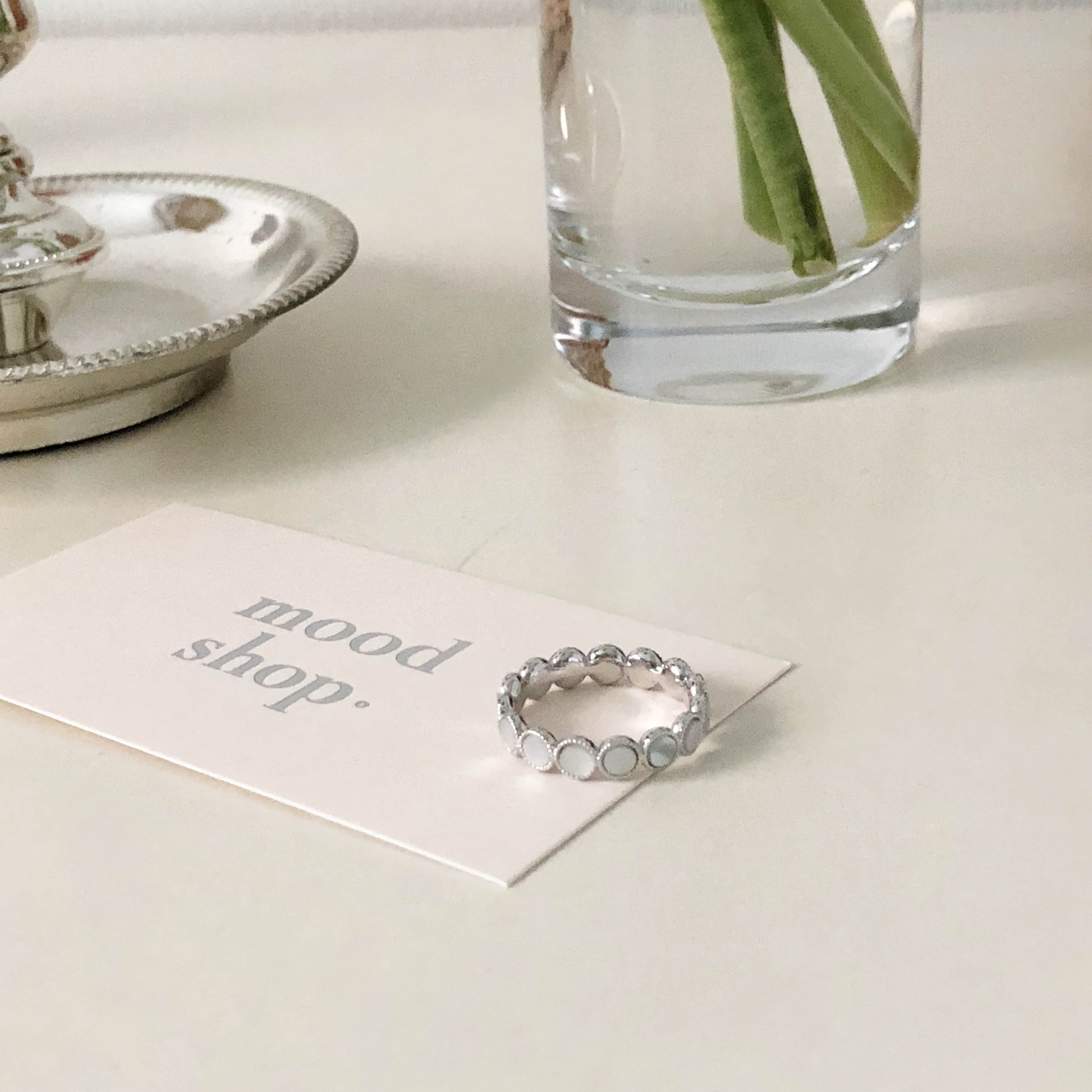 <b><p>Mother-of-pearl ring A taste snip Romantic</p></b><b><p>螺鈿リング お好み狙撃 ロマンチックラブリー エレガントなコーディネート アクセサ</p></b><br /><br /><p align='center'>