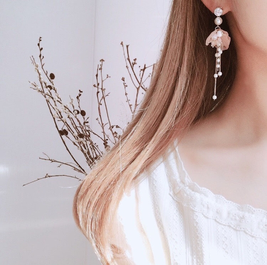 <b><p>Sallan pet Drop Earrings Good pot cycle Bl-bl</p></b><b><p>シャラン 花びら ドロップイヤリング ポイントサイクル良い ケバケバした ユニークアクセサリー</p></b><br /><br /><p align='center'>