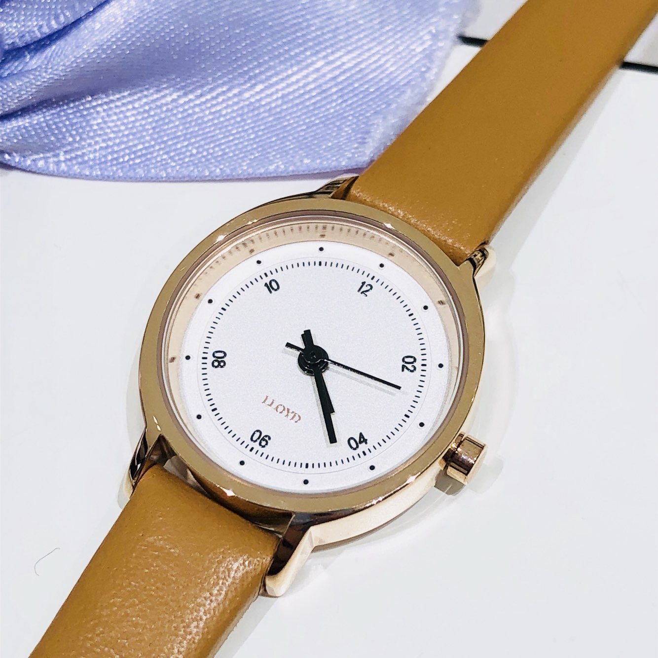 <b><p>Lloyd simple Arabia cou Leather wch LL1M18372ASN</p></b><b><p>ロイド シンプル アラビア文字 カッ レザー腕時計 LL1M18372ASN 2G2</p></b><br /><br /><p align='center'>