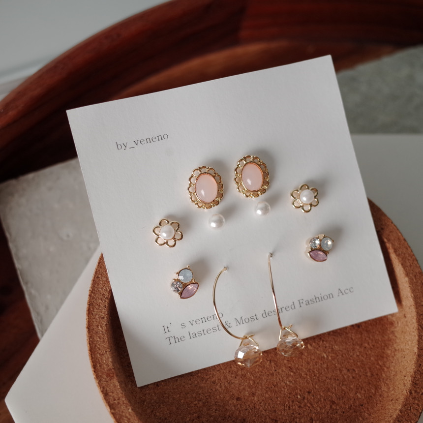 <b><p>NO109 Date look Fwer SET earrings Stylish</p></b><b><p>NO109 デートルック フラワーSETイヤリング スタイリッシュな シな ユニークなデザイン</p></b><br /><br /><p align='center'>