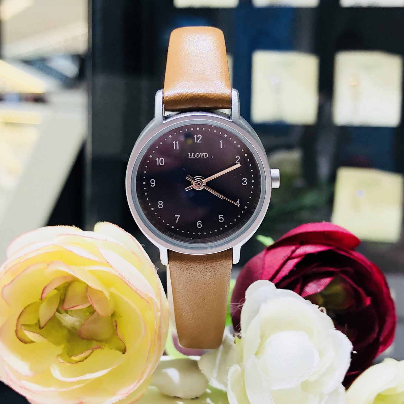 <b><p>Lloyd simple Blue dial cou Leather wch LL1M18371AS</p></b><b><p>ロイド シンプル ブルーダイヤル カッ レザー腕時計 LL1M18371ASR 2G1</p></b><br /><br /><p align='center'>