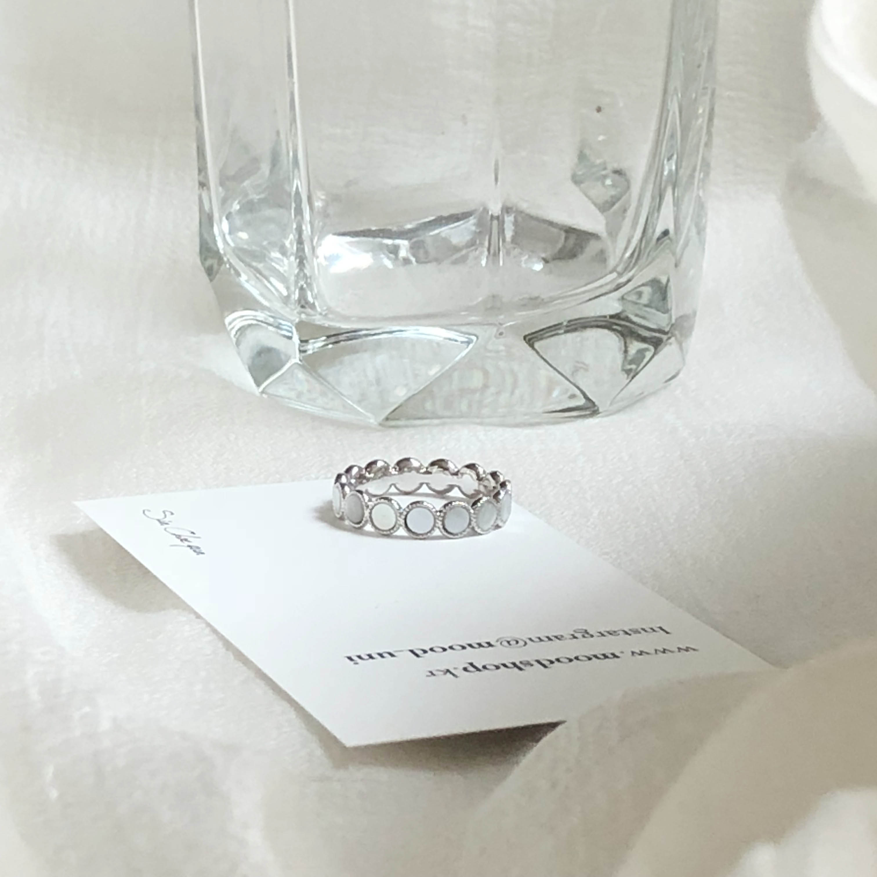 <b><p>Mother-of-pearl ring A taste snip Romantic</p></b><b><p>螺鈿リング お好み狙撃 ロマンチックラブリー エレガントなコーディネート アクセサ</p></b><br /><br /><p align='center'>