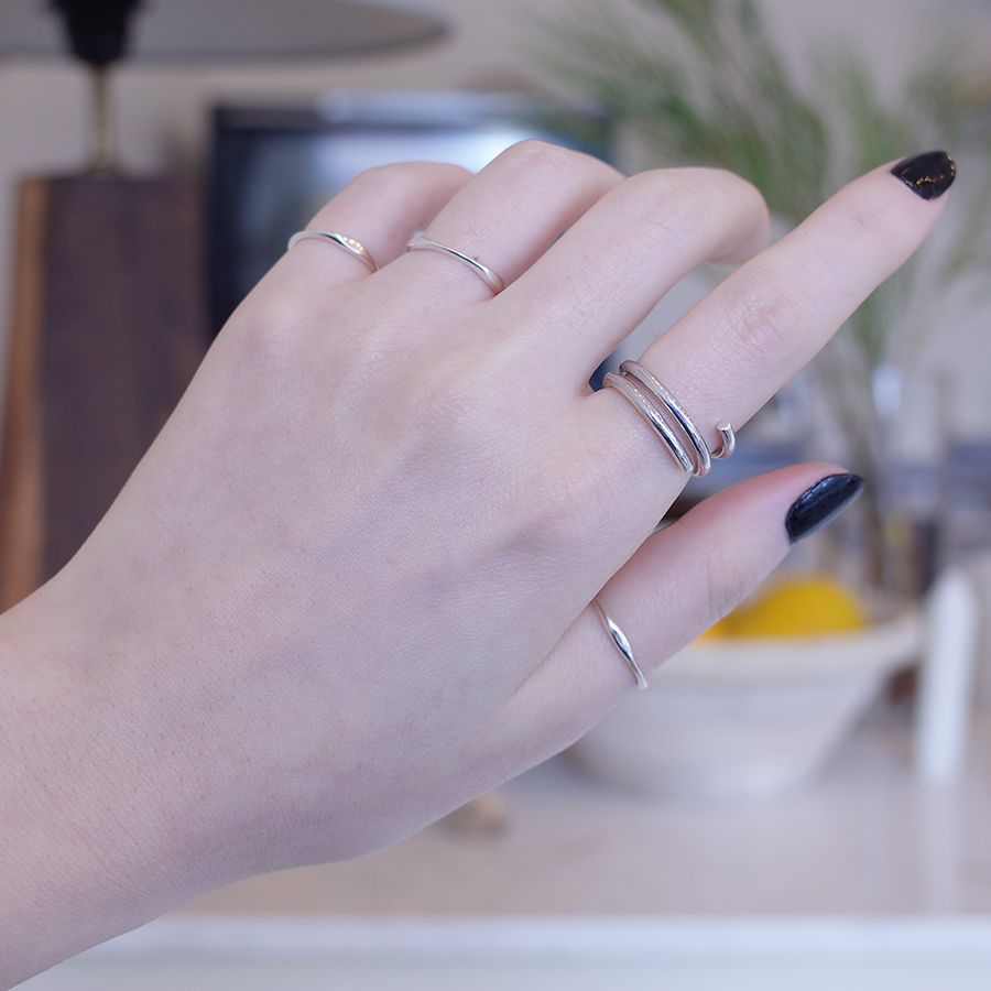 <b><p>Mourning silver 92.5 mple wa Lay Id th</p></b><b><p>無排 シルバー 92.5 シンプル ウェーブ リング 重ね着 グレード 薄い</p></b><br /><br /><p align='center'>