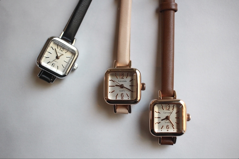 <b><p>small square leather fee wrist clock 3cor</p></b><b><p>小さな 正方形 レザー 女性 手首 時計 3色 ファッション 薄い</p></b><br /><br /><p align='center'>