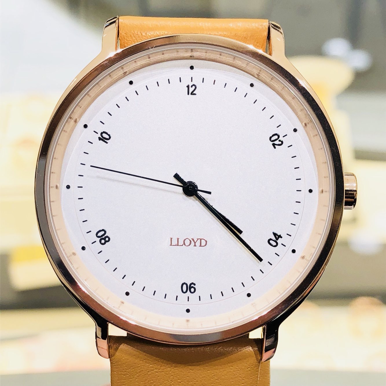 <b><p>Lloyd simple Arabia cou Leather wch LL1M18372ASN</p></b><b><p>ロイド シンプル アラビア文字 カッ レザー腕時計 LL1M18372ASN 2G2</p></b><br /><br /><p align='center'>