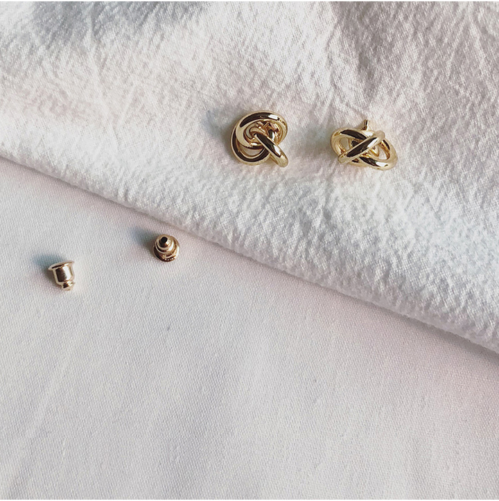 <b><p>Simple Twine gold silver kk Antique earrg</p></b><b><p>シンプルな プレッツェル ゴールド シルバー ねじれ アンティーク イヤリング 手頃な価格の</p></b><br /><br /><p align='center'>