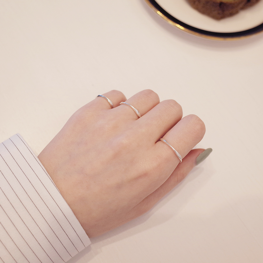 <b><p>Mourning silver 92.5 mple wa Lay Id th</p></b><b><p>無排 シルバー 92.5 シンプル ウェーブ リング 重ね着 グレード 薄い</p></b><br /><br /><p align='center'>