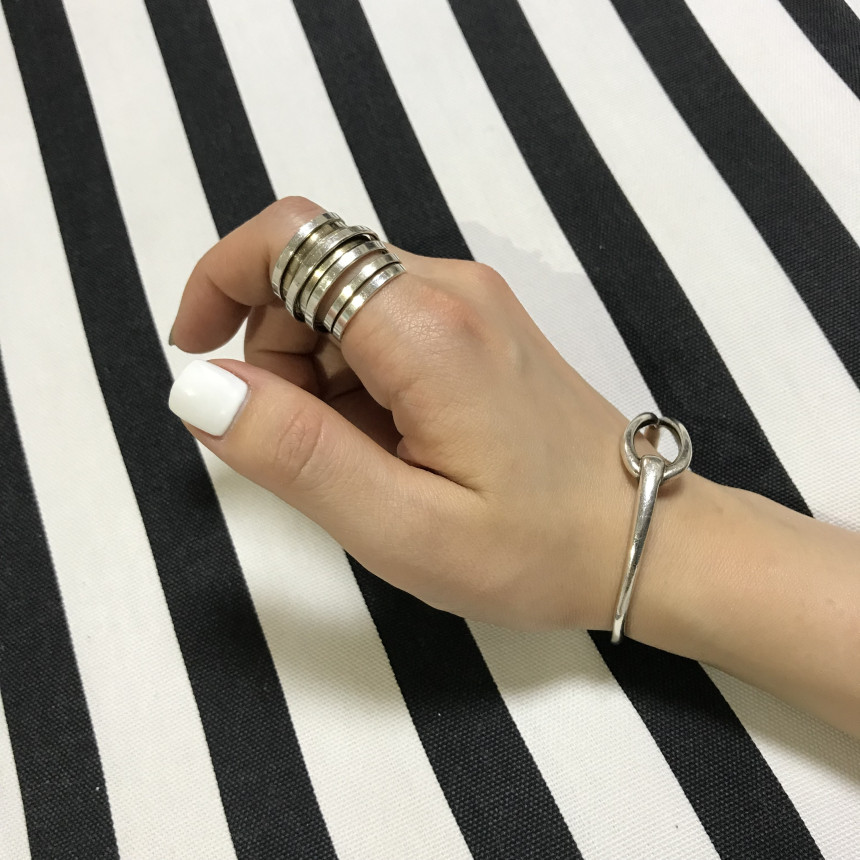 <b><p>Silver 925 8-line rg mple Unique Modn accessories</p></b><b><p>シルバー925 8行リング シンプルユニーク モダンなアクセサリー ポイント ねじれ</p></b><br /><br /><p align='center'>