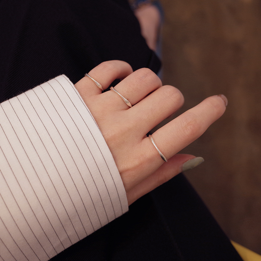 <b><p>Mourning silver 92.5 mple wa Lay Id th</p></b><b><p>無排 シルバー 92.5 シンプル ウェーブ リング 重ね着 グレード 薄い</p></b><br /><br /><p align='center'>