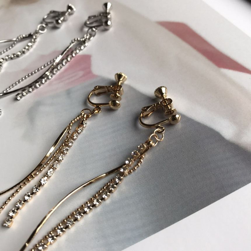 <b><p>Possible eaves Crow Cubic Dp Earrings Lo</p></b><b><p>グィチ可能 クローズ キュービック ウェーブ ドロップイヤリング ロが モダン 女性らしい</p></b><br /><br /><p align='center'>