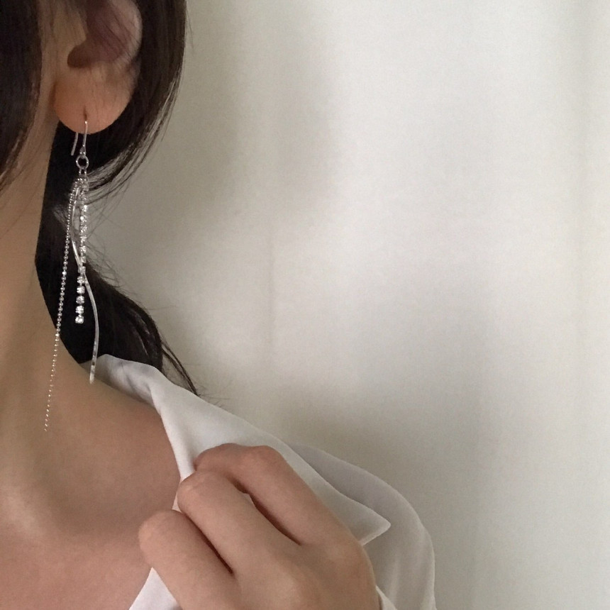 <b><p>Possible eaves Crow Cubic Dp Earrings Lo</p></b><b><p>グィチ可能 クローズ キュービック ウェーブ ドロップイヤリング ロが モダン 女性らしい</p></b><br /><br /><p align='center'>