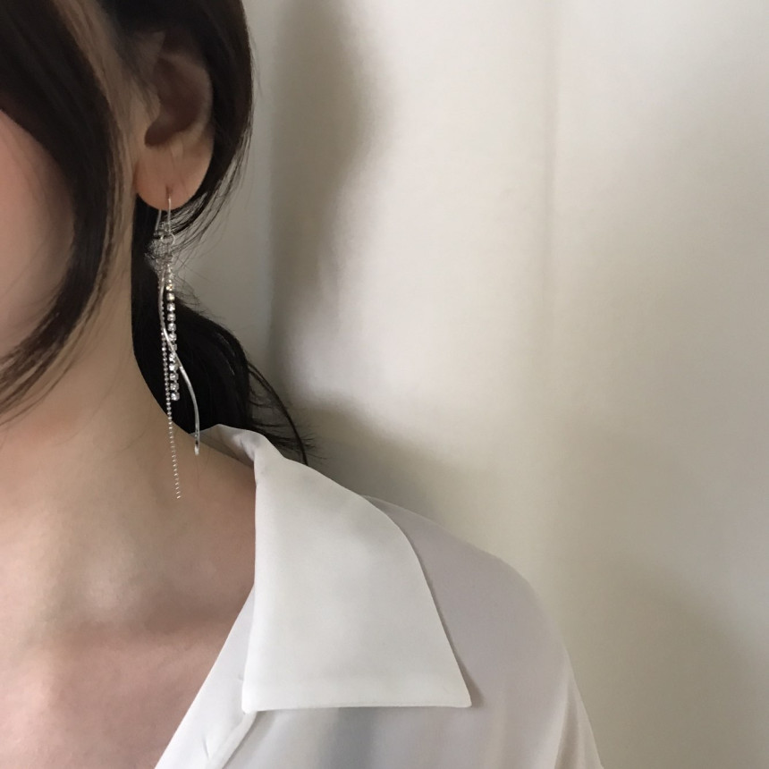 <b><p>Possible eaves Crow Cubic Dp Earrings Lo</p></b><b><p>グィチ可能 クローズ キュービック ウェーブ ドロップイヤリング ロが モダン 女性らしい</p></b><br /><br /><p align='center'>