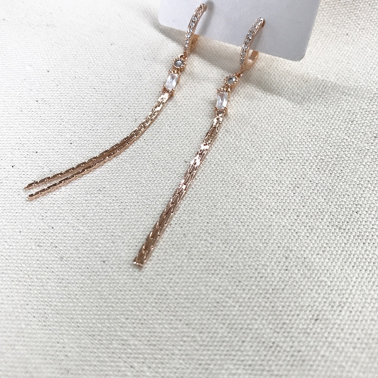 <b><p>Mourning 92.5 silver spit Cubic Lo Drop ear</p></b><b><p>無排 92.5シルバー針 キュービックリング ドロップ イヤ 有H THAT 生気溌剌</p></b><br /><br /><p align='center'>