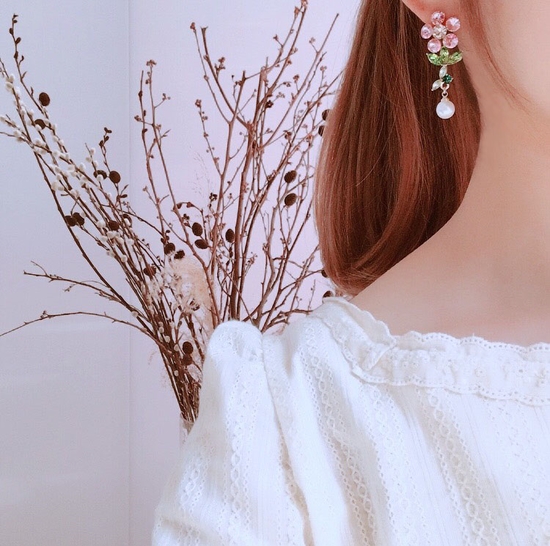 <b><p>Peer Flow Cubic Earring Good pot cycle Bl-bl</p></b><b><p>咲く 花 キュービックピアス ポイントサイクル良い ケバケバした ユニークアクセサリー</p></b><br /><br /><p align='center'>
