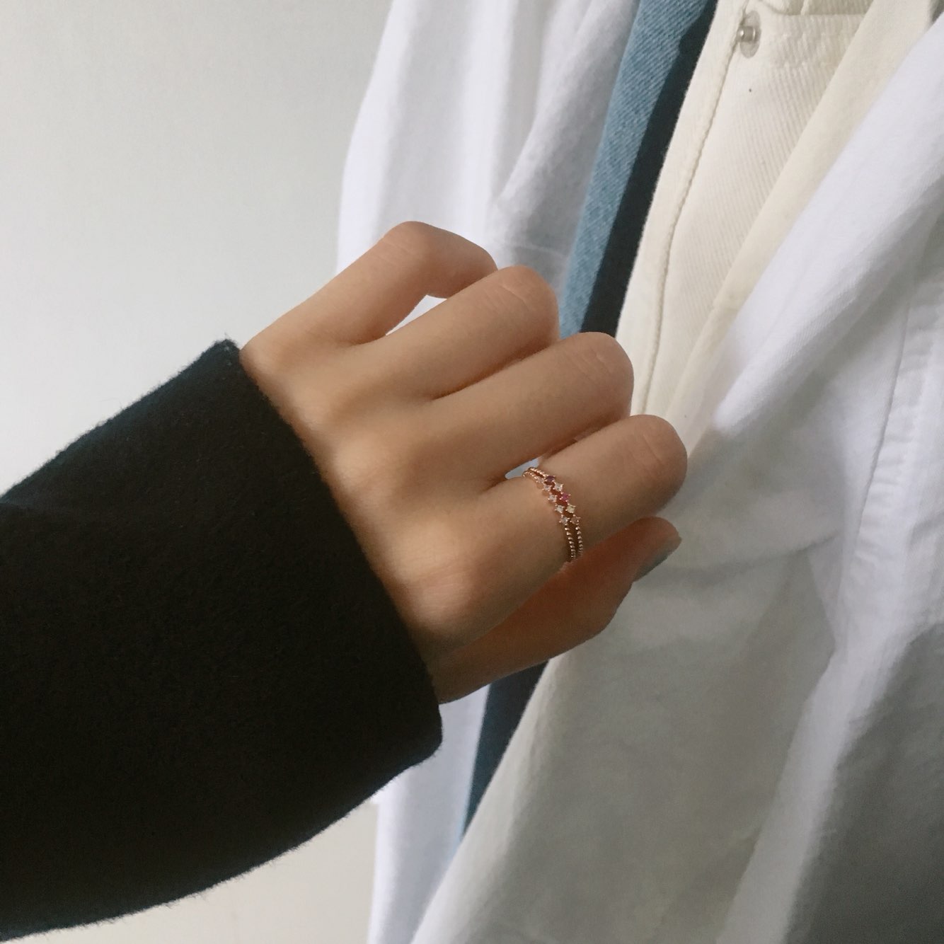 <b><p>Aurora Ring 2 set Dunsan-do accessies Hodae</p></b><b><p>オーロラリング 2つの セット 屯山洞アクセサリー 弘大 重ね着 有色 きれいな</p></b><br /><br /><p align='center'>