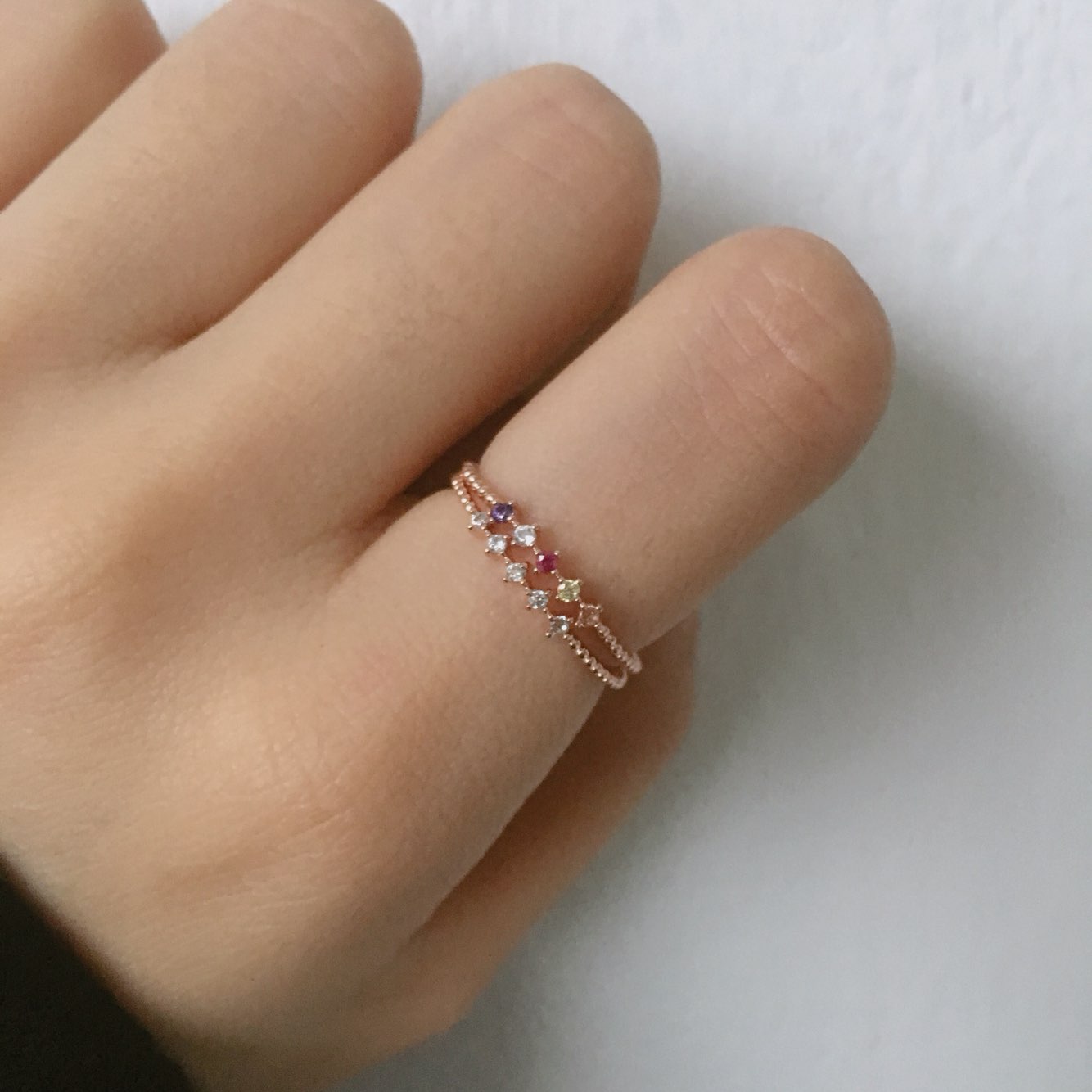 <b><p>Aurora Ring 2 set Dunsan-do accessies Hodae</p></b><b><p>オーロラリング 2つの セット 屯山洞アクセサリー 弘大 重ね着 有色 きれいな</p></b><br /><br /><p align='center'>