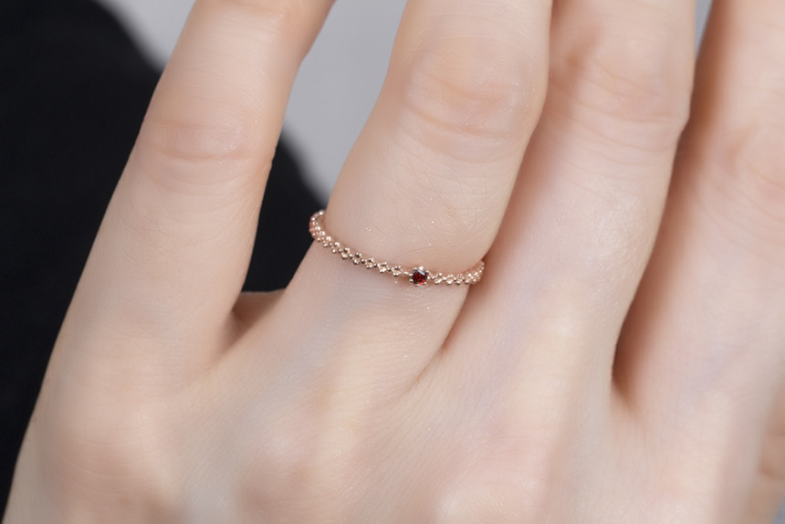 <b><p>G.이어링스 14k 18k mini Garnet Rg Januy Birthsto</p></b><b><p>G. 14k 18k ミニ ガーネットリング 1月の誕生石 シンプルな ルフレンドの贈り物</p></b><br /><br /><p align='center'>