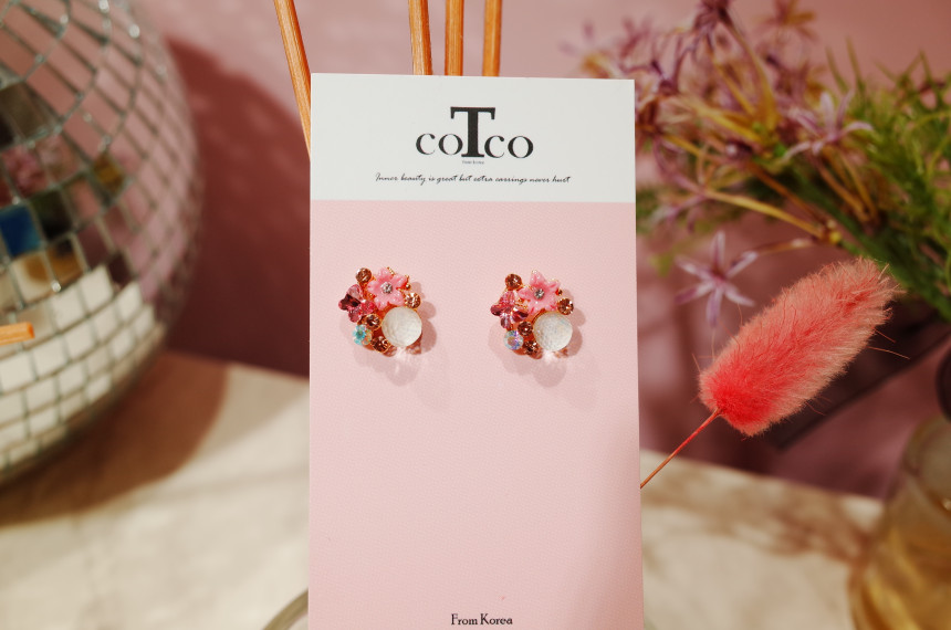 <b><p>Modified butterfly Long earri</p></b><b><p>修正 蝶 澄ん イヤリング</p></b><br /><br /><p align='center'>