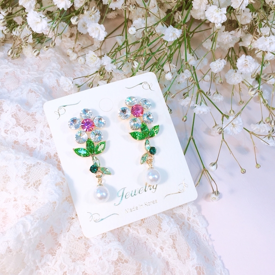 <b><p>Peer Flow Cubic Earring Good pot cycle Bl-bl</p></b><b><p>咲く 花 キュービックピアス ポイントサイクル良い ケバケバした ユニークアクセサリー</p></b><br /><br /><p align='center'>