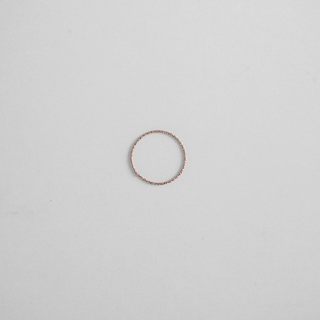 <b><p>gold Thread ring Layed Women their 30s four</p></b><b><p>金の 糸リング 重ね着 30代の女性 四季 ファッションジュエリー コーディネート</p></b><br /><br /><p align='center'>