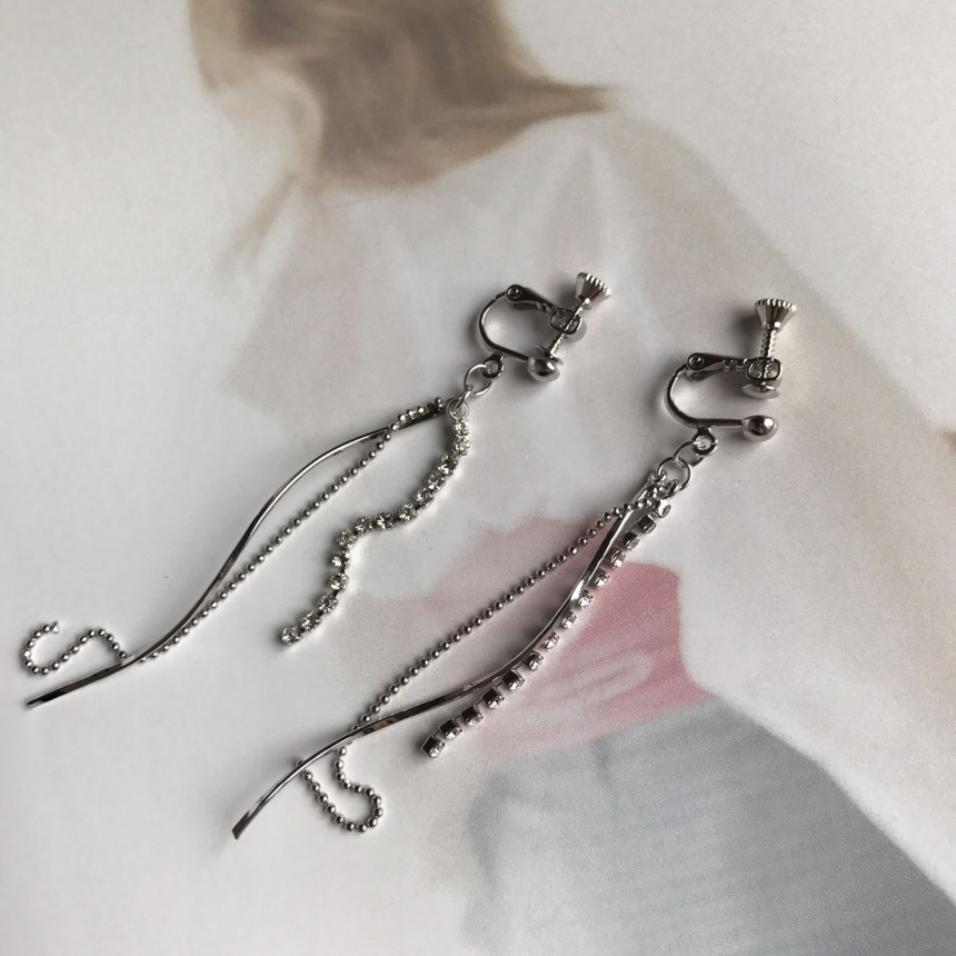 <b><p>Possible eaves Crow Cubic Dp Earrings Lo</p></b><b><p>グィチ可能 クローズ キュービック ウェーブ ドロップイヤリング ロが モダン 女性らしい</p></b><br /><br /><p align='center'>