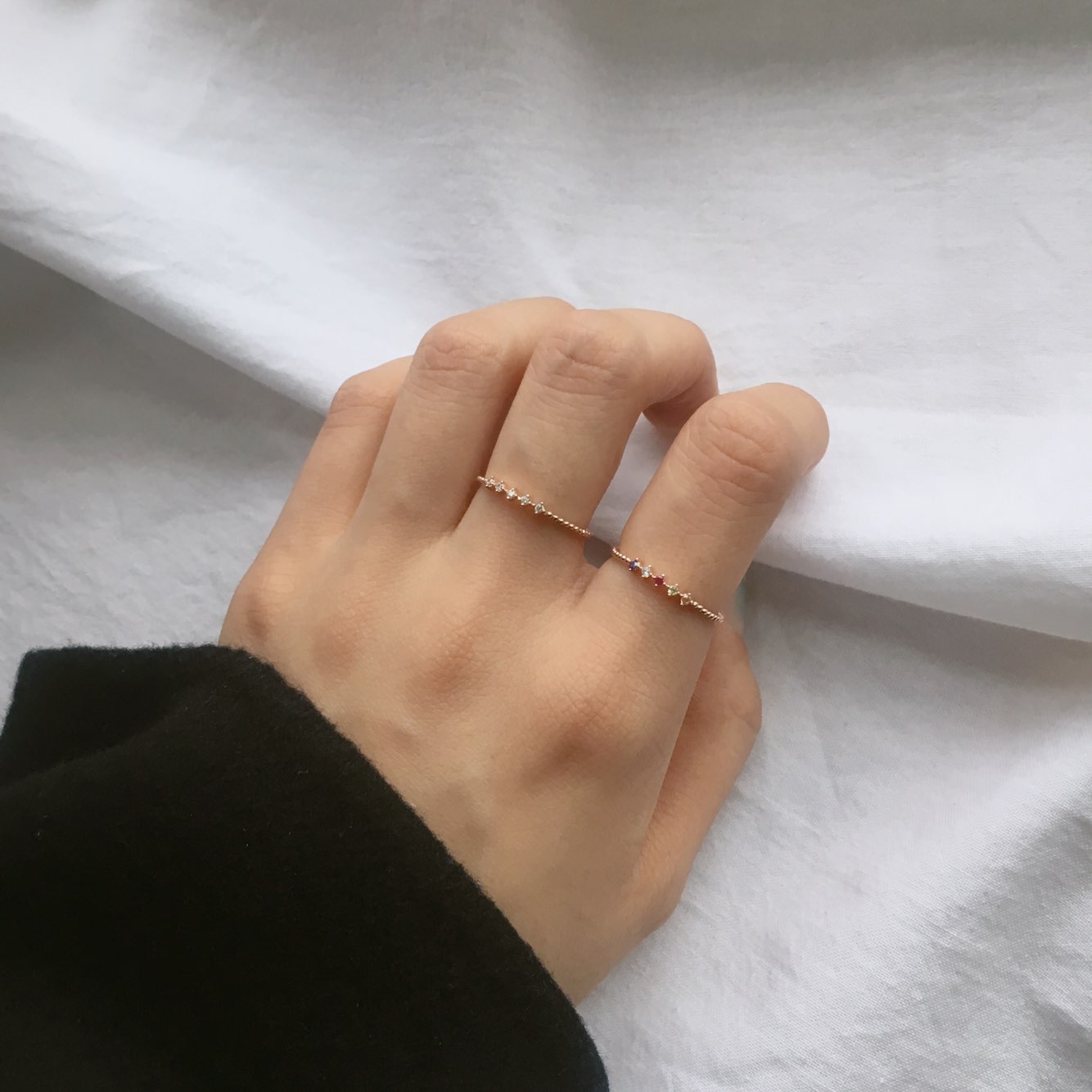 <b><p>Aurora Ring 2 set Dunsan-do accessies Hodae</p></b><b><p>オーロラリング 2つの セット 屯山洞アクセサリー 弘大 重ね着 有色 きれいな</p></b><br /><br /><p align='center'>